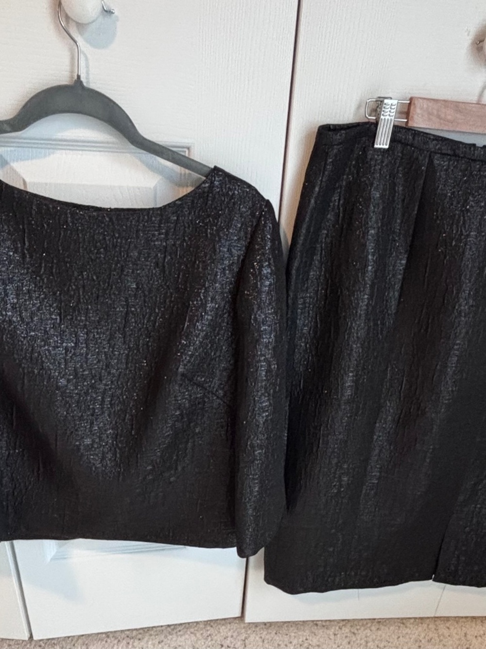 IGIO Collection Black Metallic Textured 2-Pc Cocktail Suit – Top & Pencil Skirt